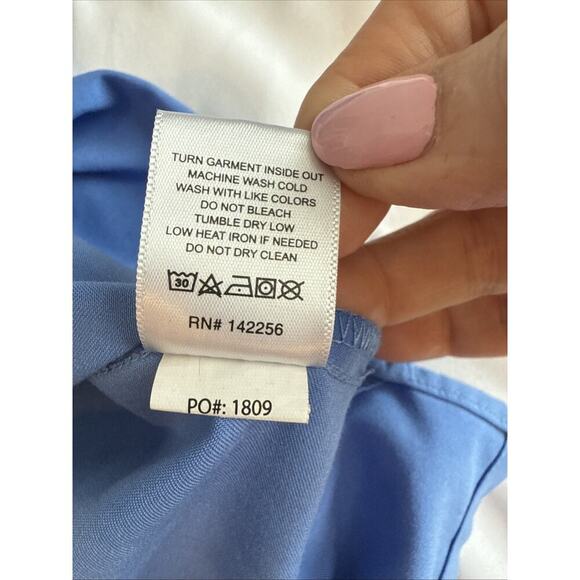 FIGS 2 Catarina One-Pocket Scrub Tops (2) Womens Medium Sky Blue - Picture 9 of 11